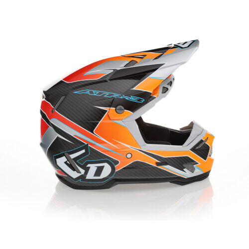 Casco 6D ATR-3 nero lucido, omologato secondo il nuovo standard di sicurezza FIM FRHPhe-02.
